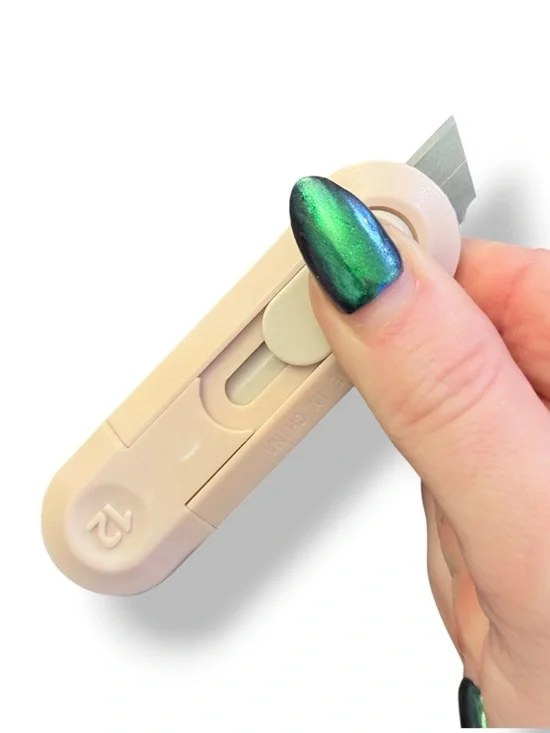 1 Mini Slide Utility Knife- Random Pull - Picture 3 of 4